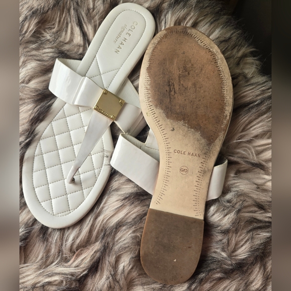 Cole Haan Signature Sandals sz 8 White/Gold - Picture 3 of 3